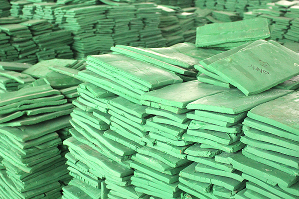 威海专业塑胶跑道彩色颗粒哪家好